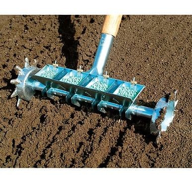 Four row pinpoint seeder